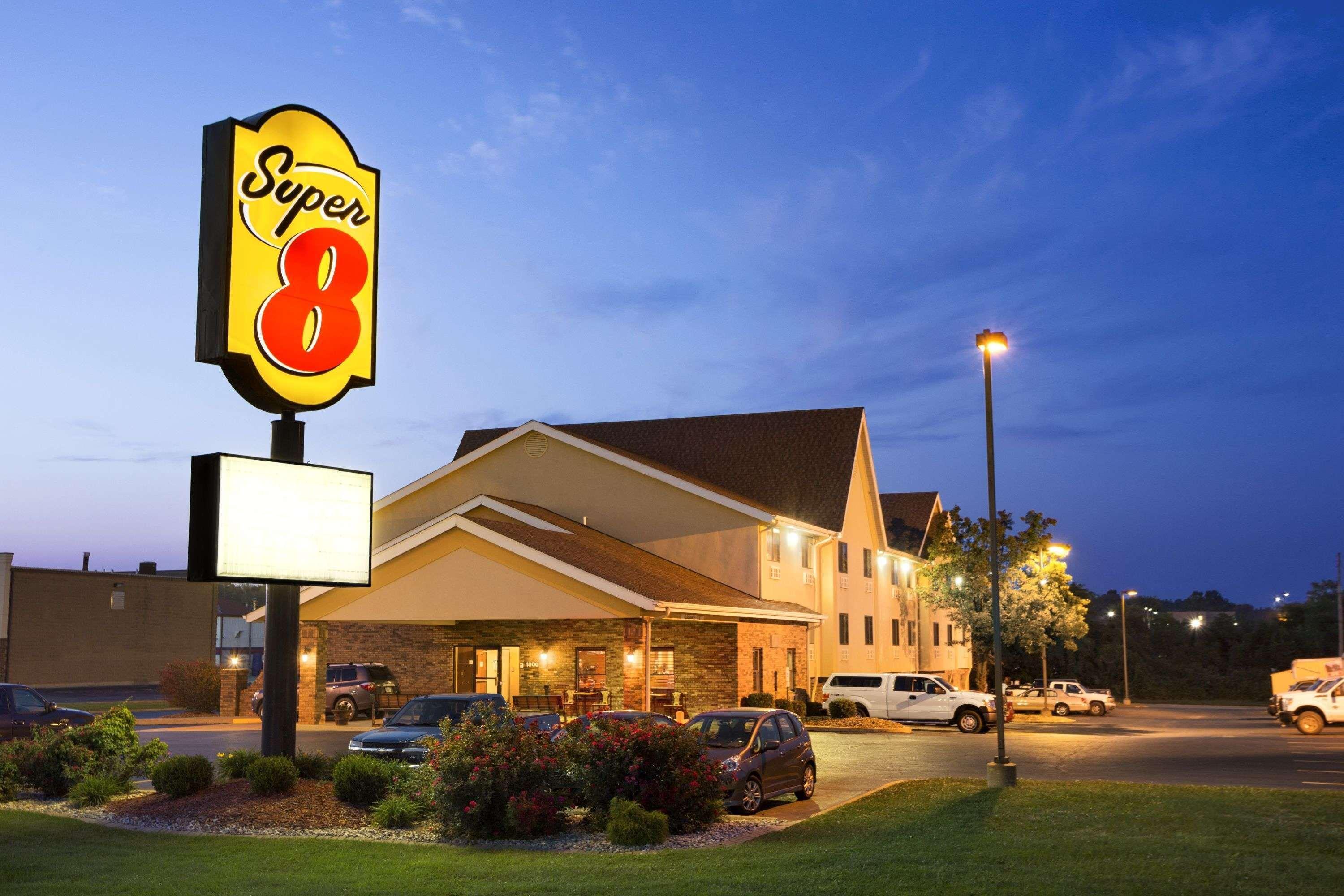 Super 8 By Wyndham Alton Motell Exteriör bild