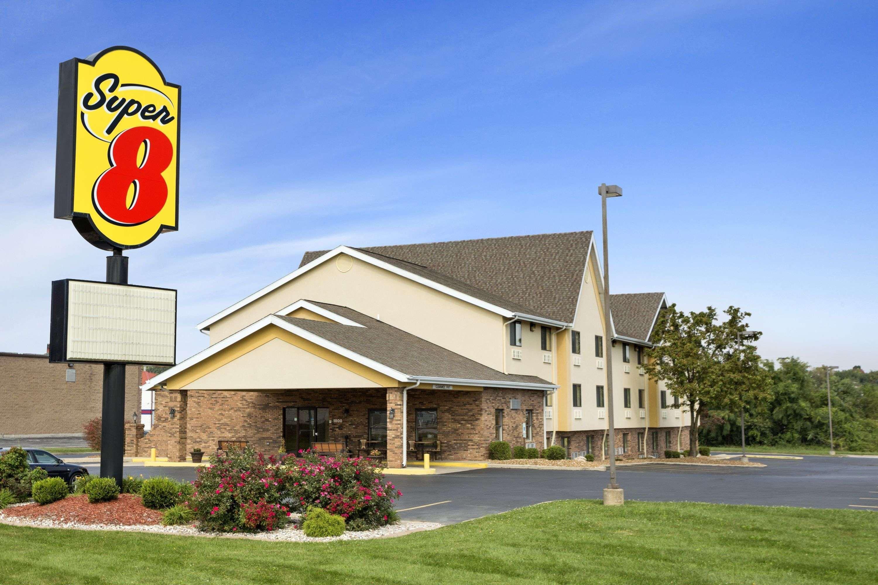 Super 8 By Wyndham Alton Motell Exteriör bild